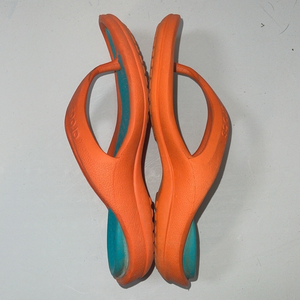Crocs Teal/Orange Capri Thong Sandals Flip Flop Size 3 - Picture 4 of 8